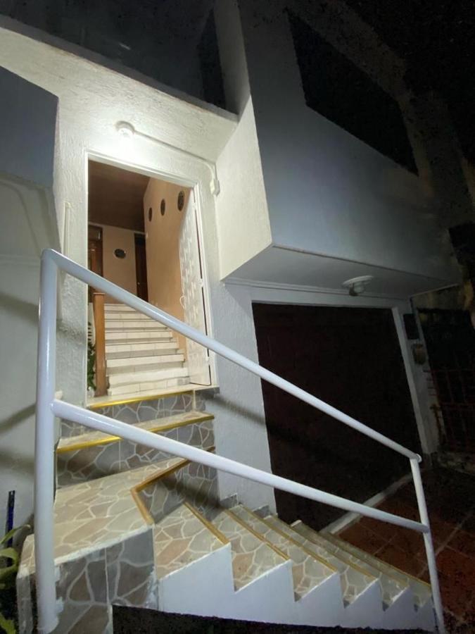Habitaciones Independientes Cerca Al Aeropuerto 3 Cartagena Buitenkant foto